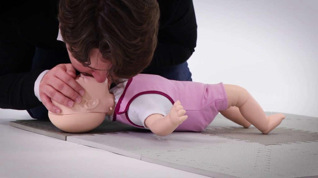 paediatric first aid at work training image ihasco